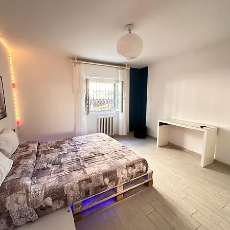 아파트 Infondoalmar --intero Indipendente-netflix-metromare A 40m-proiettore 4k Cinema-wifi Fibra-led-parcheggio-riscaldamento-- *