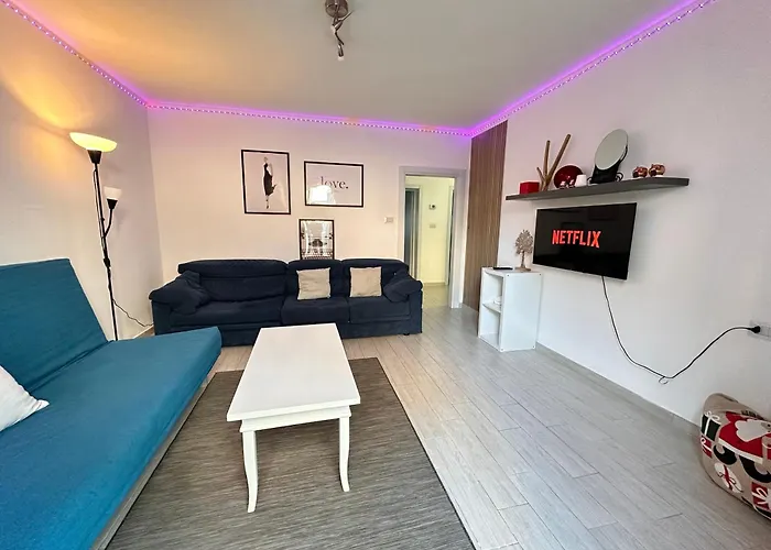 Infondoalmar --intero Indipendente-netflix-metromare A 40m-proiettore 4k Cinema-wifi Fibra-led-parcheggio-riscaldamento--