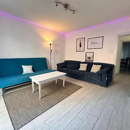 Infondoalmar --intero Indipendente-netflix-metromare A 40m-proiettore 4k Cinema-wifi Fibra-led-parcheggio-riscaldamento-- Apartment