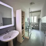 Infondoalmar --intero Indipendente-netflix-metromare A 40m-proiettore 4k Cinema-wifi Fibra-led-parcheggio-riscaldamento-- 公寓 *