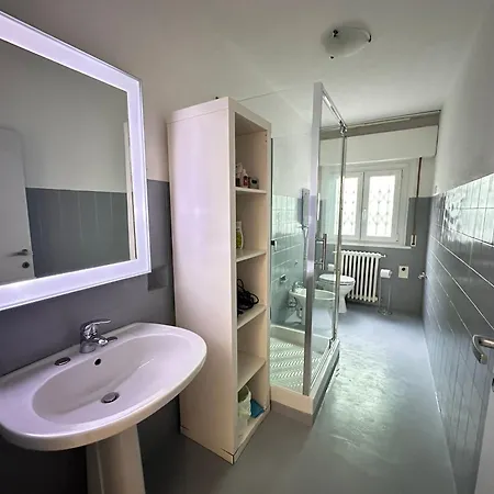 Infondoalmar --intero Indipendente-netflix-metromare A 40m-proiettore 4k Cinema-wifi Fibra-led-parcheggio-riscaldamento-- 公寓 *