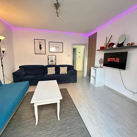 Infondoalmar --intero Indipendente-netflix-metromare A 40m-proiettore 4k Cinema-wifi Fibra-led-parcheggio-riscaldamento--